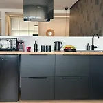 Nanas Luxury And Cozy Apartment
